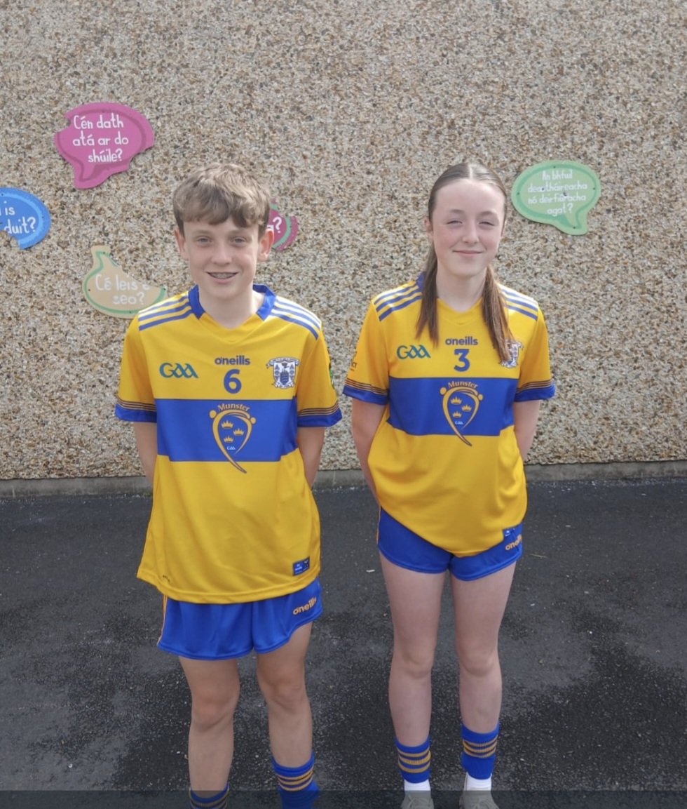 gmcinis's tweet photo. Gach rath ar Rian agus Laoise ó @gmcinis agus na daltaí eile ar fad a bheidh páirteach sa Primary Game @zimmerbiomet Páirc Chíosóg inniu. @cnambanchlair @CumannNa @cnambnaisiunta @MunsterGAA @ClarecastleGAA @banner_ladies https://t.co/tw1ONQTjLP