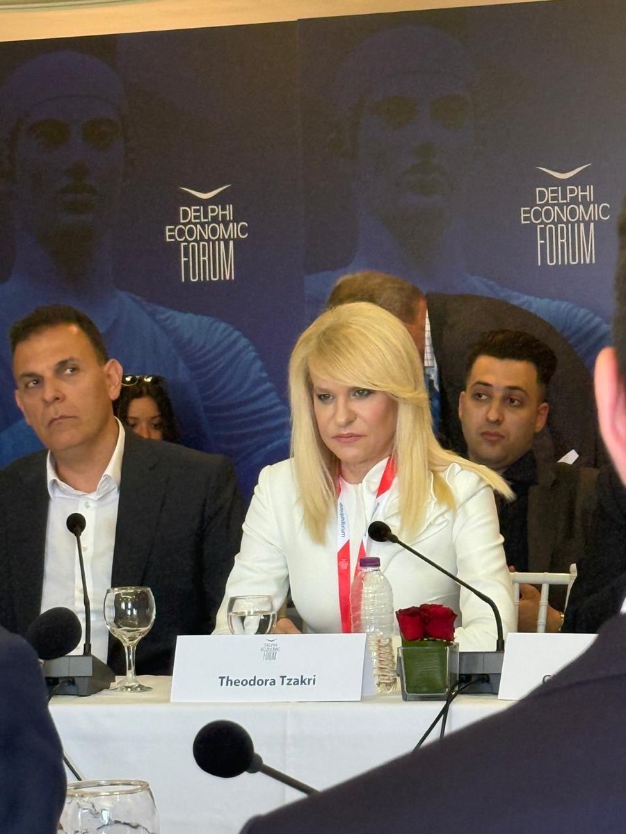 Θεοδώρα Τζάκρη tweet media