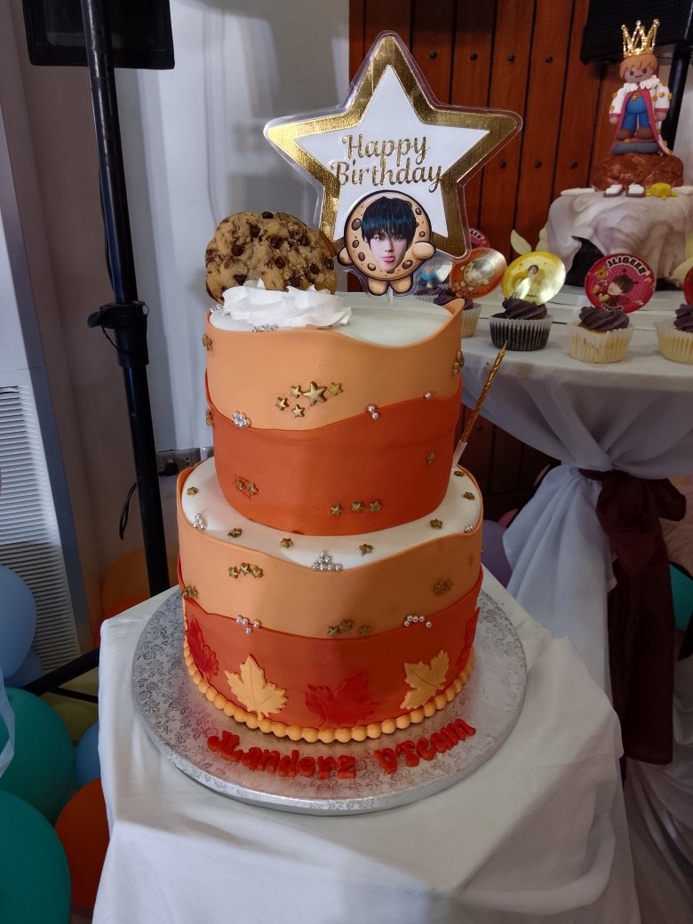 JLanderz🍁 tweet media