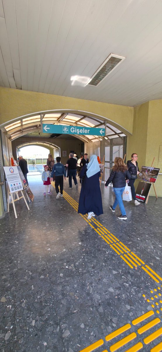 izmiristok35's tweet photo. İzmir’de vicdan tek yürek oldu.

İSTOK çatısı altında STK’larla birlikte metro ve İZBAN’da Filistin için farkındalık oluşturduk. Bu bir sergi değil, vicdan çağrısıdır.

Zulüm bitene kadar susmayacağız.

#istok #filistin #gazze #izmir #vicdan https://t.co/6gdN2nnxvH