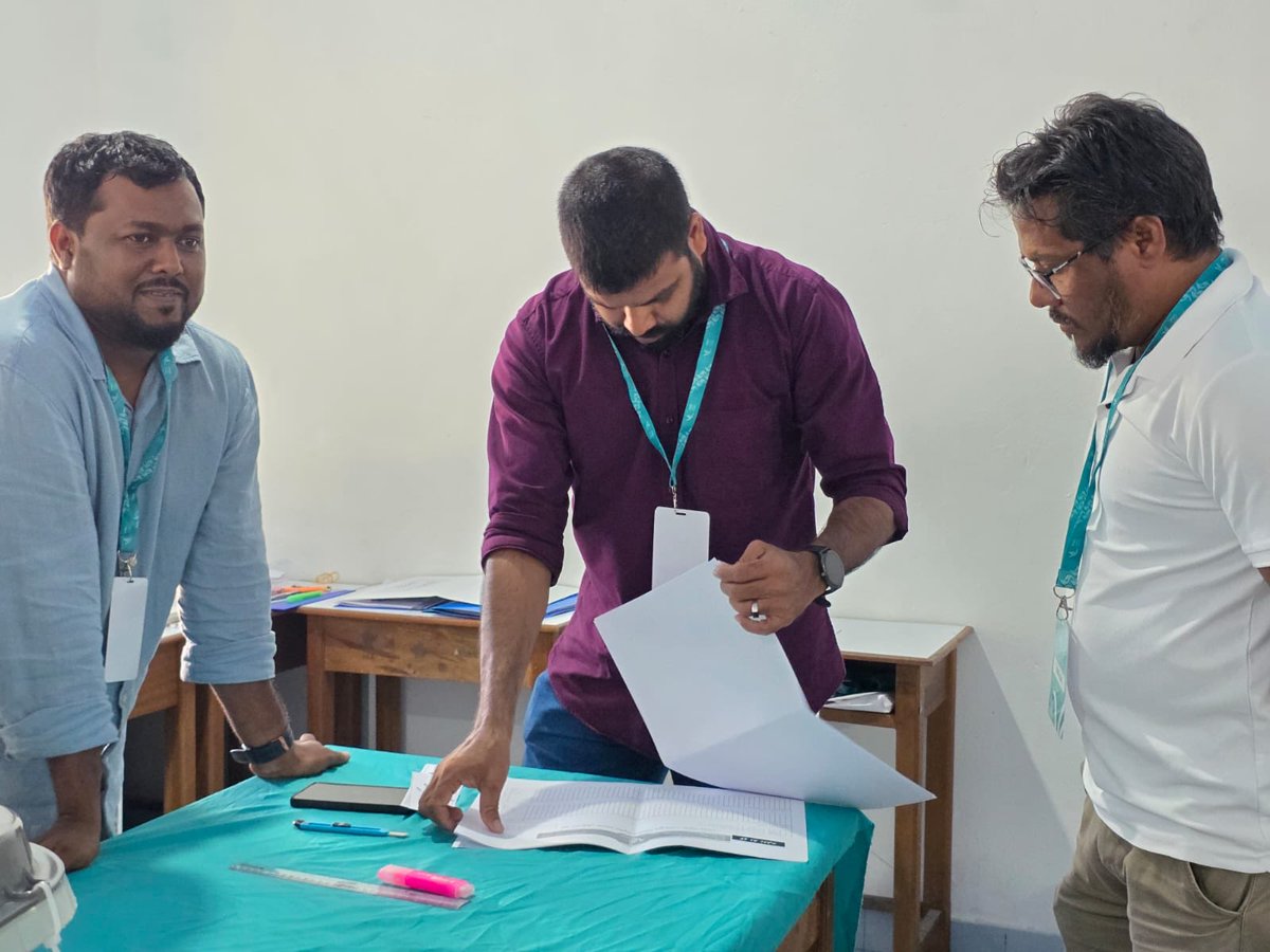 ވޯޓް ގުނުމަށް ވަމުންދާ ތައްޔާރީތަކު ތެރެއިން
#DhiveheengeRaajje