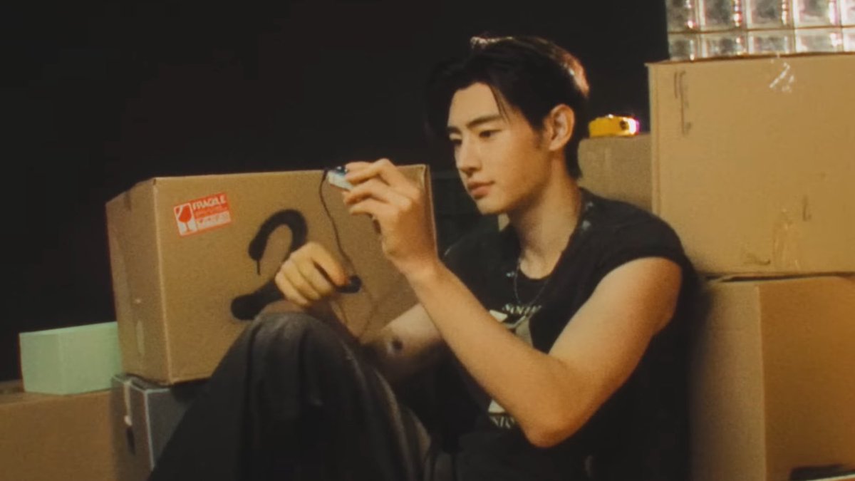 nics 𝜗𝜚 tweet media