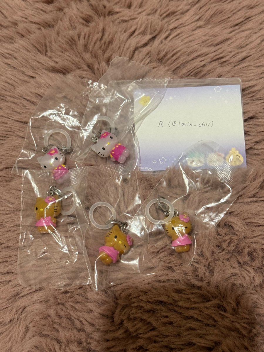 lovin_chii's tweet photo. 【交換】ハローキティ めじるしアクセサリー ガチャ

求 チャーミー>天使
譲 日焼け3 お花2

複数交換優先
名古屋、栄、岡崎手渡し交換または郵送
検索からもお気軽にお声がけください⭐️ https://t.co/hJd9OorbHc