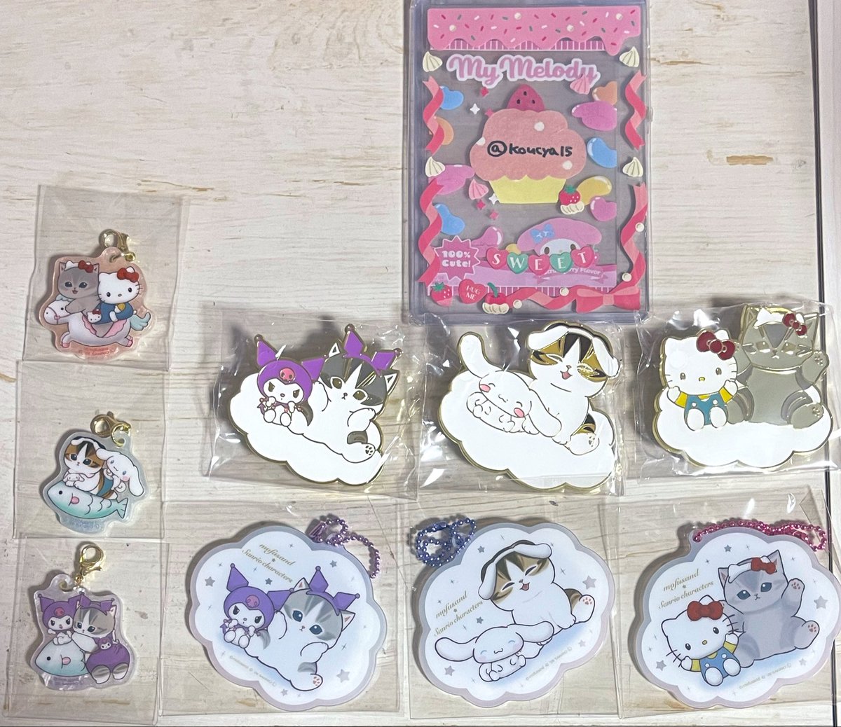 koucya15's tweet photo. mofusand×サンリオキャラクターズ ピンズコレクション アクリルチャーム　アクリルミニミラーキーホルダー 交換

【譲】１枚目

【求】マイメロ 
　　ポチャッコ（友人分）

郵送希望。
お気軽にお声掛け下さい。 https://t.co/H9AlADwW4Y