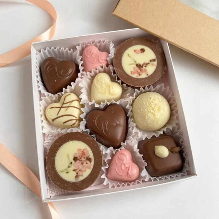 goddess_sidd's tweet image. I just received Buy me chocolates 🍫💗 from BankOfSimp via Throne.  throne.com/xpinkdonutx #Wishlist #Throne