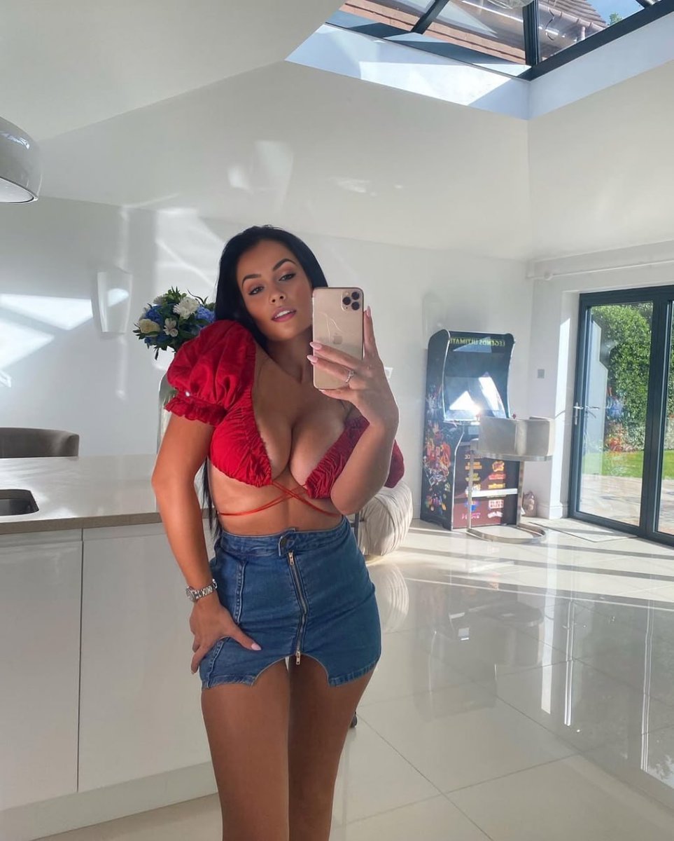 Layla Walker tweet media