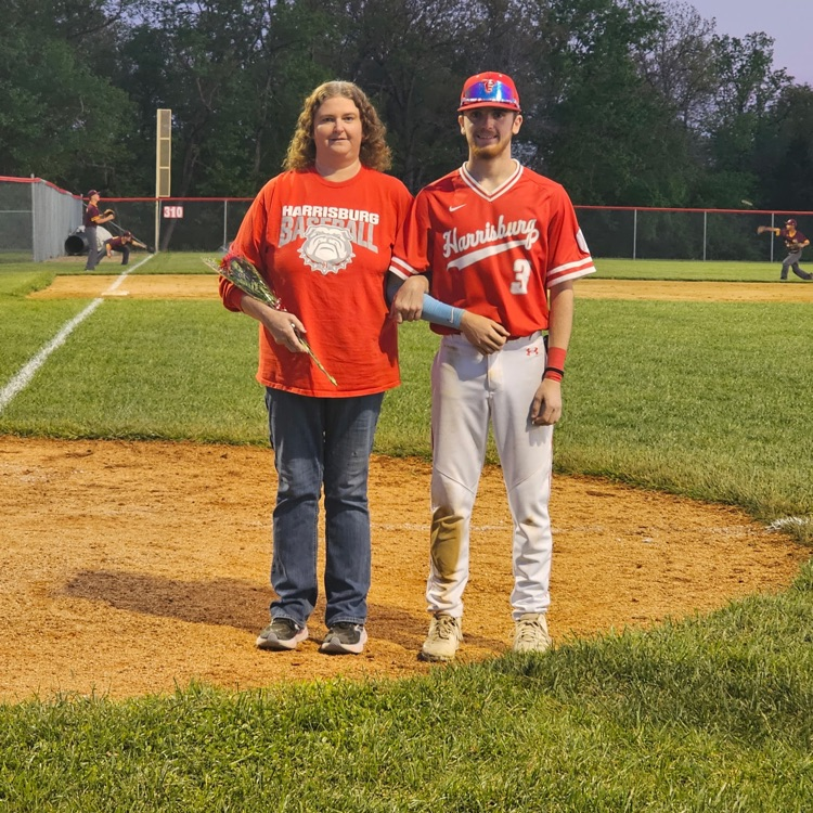 harrisburgr8's tweet photo. The Harrisburg Bulldogs fell 9-6 to MMA last night. Thank you to our 4 seniors for their time and dedication to the Bulldog baseball program!!! #BulldawgPride #7Hard https://t.co/yxtEFdiZOl