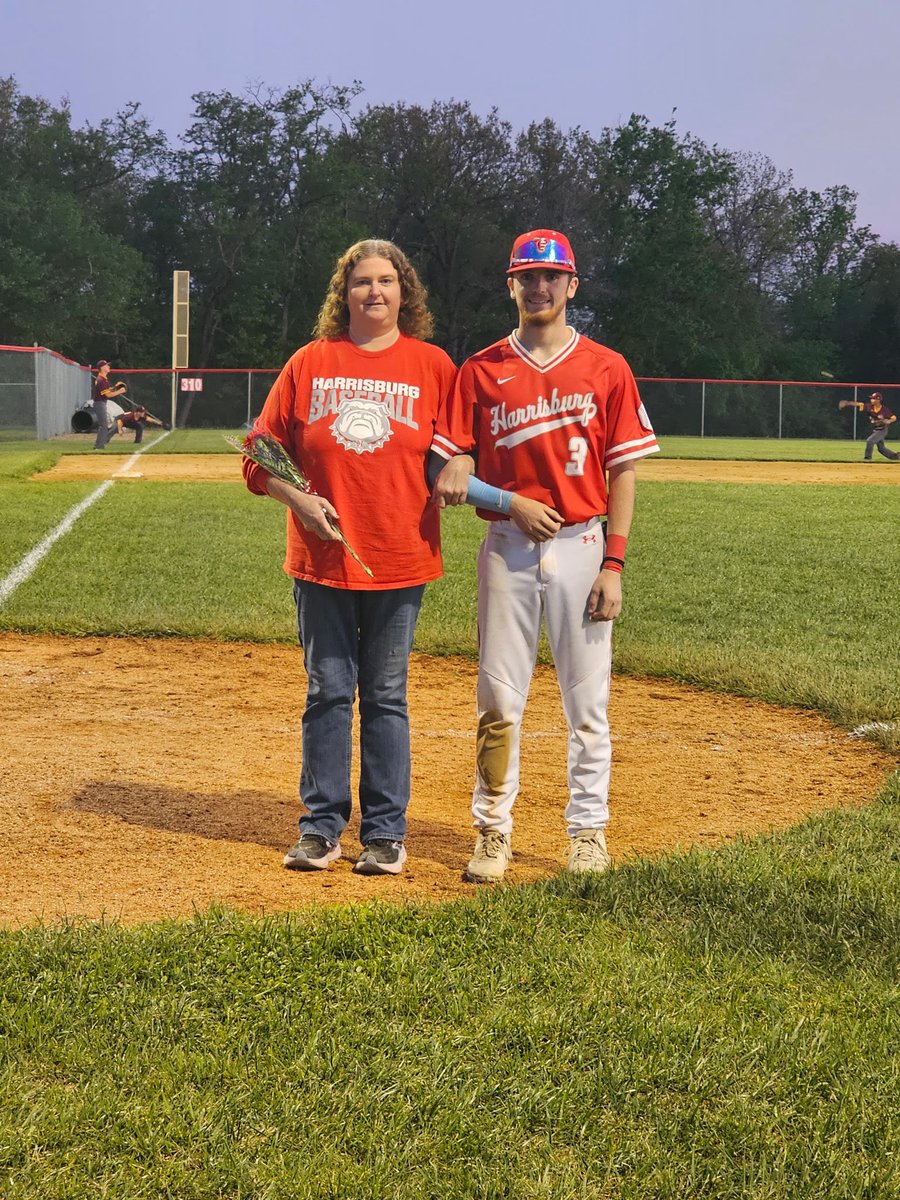 Harrisburgath's tweet photo. The Harrisburg Bulldogs fell 9-6 to MMA last night. Thank you to our 4 seniors for their time and dedication to the Bulldog baseball program!!! #BulldawgPride #7Hard @ottjimmy @thestevecombs @harrisburgath @hburgboosters @Vdebs15 https://t.co/W7OL4O74g2