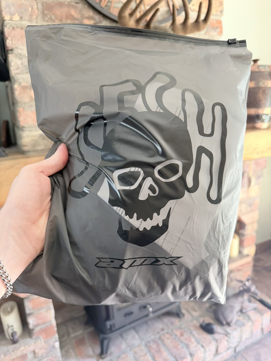 stinkiiiee's tweet photo. Goods have arrived @alphamotif x @TeamSESH 🪐 https://t.co/SICG9ogV7r