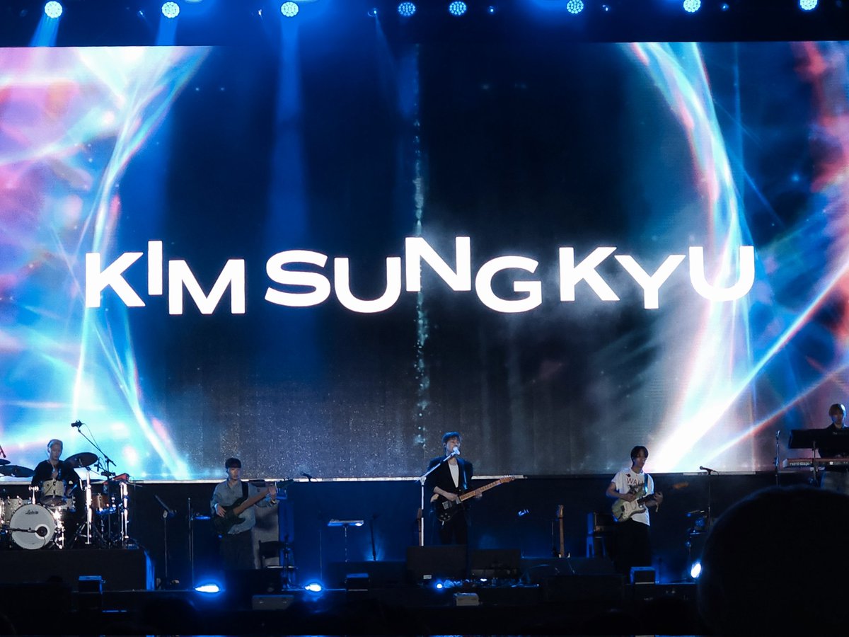 buenabuenobien's tweet photo. 2026 AWESOME MUSIC FESTIVAL

Till Sunrise
60초
머물러줘
Sometimes

그림

It Will Be
Small Talk

Shine
Savior

Dreaming
Over It

모범답안
Climax

*

안개
Closer

260425 #성규 #김성규 https://t.co/A0HO0KG3UA