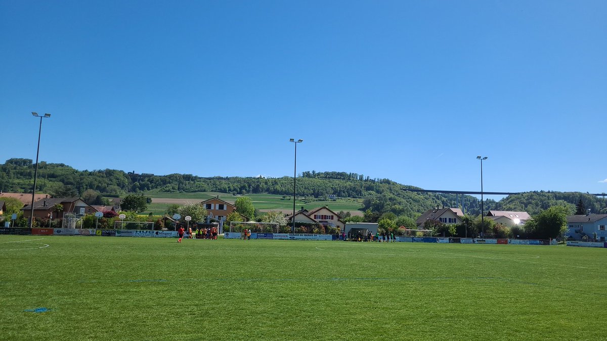 SwissCreationTP's tweet photo. #ReflexionsMatinales
Pause boisson quelque part en Suisse fin avril.
Nouvelle réalité ⚽️☠️⚠️
#LenteAgonie https://t.co/Ril6S6UaDw