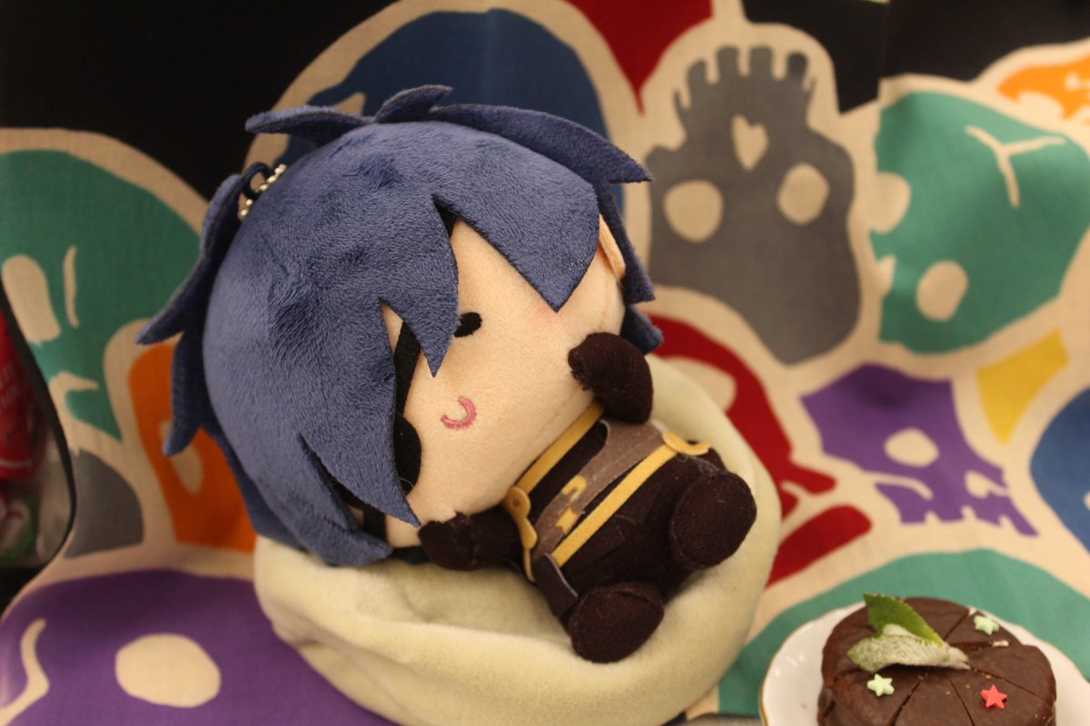 【ぬい写真】
こっちにも同じのをあげ〜
まみまいさん
【<a href="/maimaipoomai63/">まみまい</a>】のぬいをだめにするクッション勝手にお借りして寝かせてみたらシンデレラフィット✨️
 #わた族撮影会260425