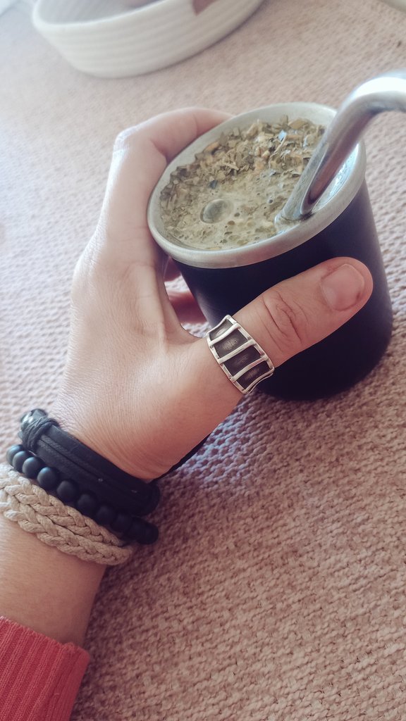 vaniicena's tweet image. #BuenDiaaa ☀️☀️☀️☀️☀️🎶🧉❣️
#BuenSabadeteeeee 🎸🎶🧉

#Mates 🧉 y #musica  🎶🎶🎶