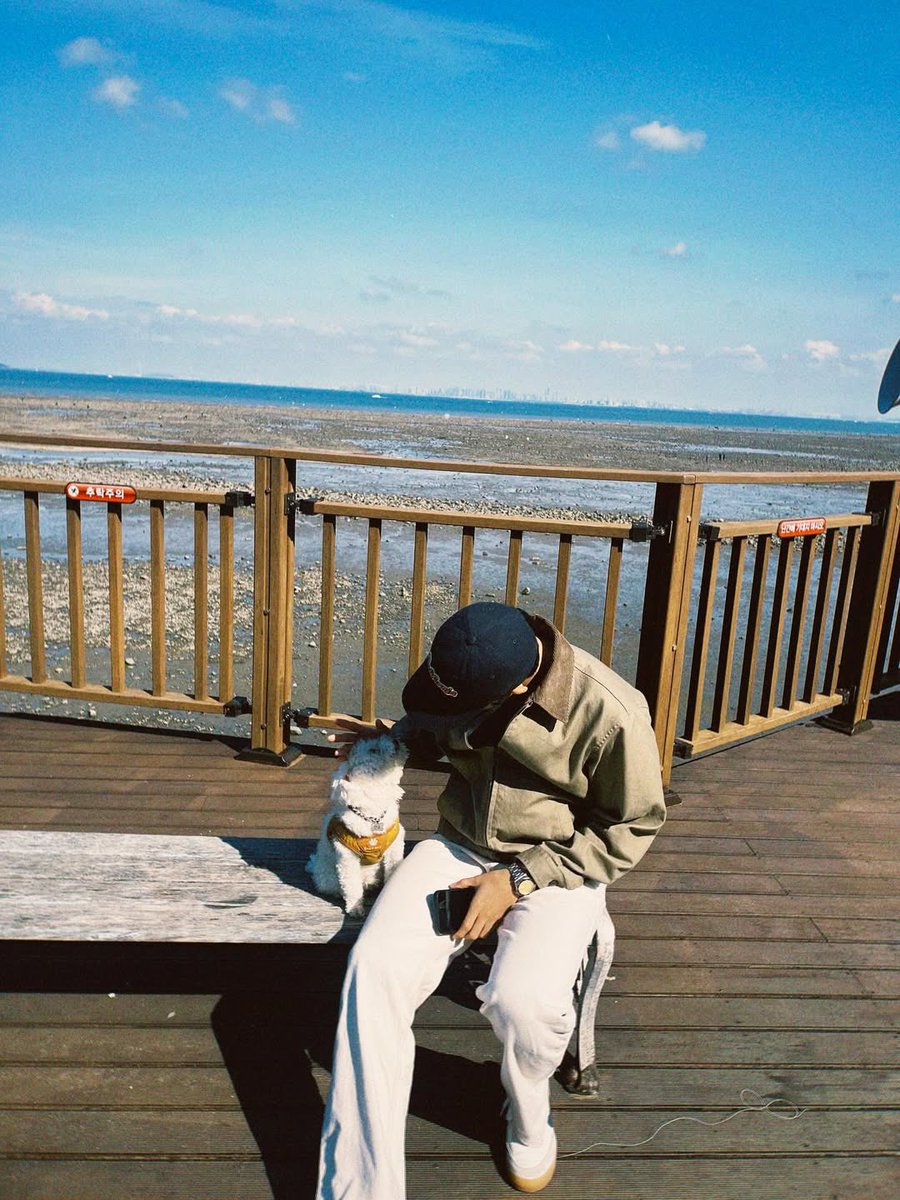 mzylvs_2's tweet image. MJ's IG post with Danchu!🧡🐶

#MJ #엠제이 #김명준 #エムジェイ #아스트로 #ASTRO