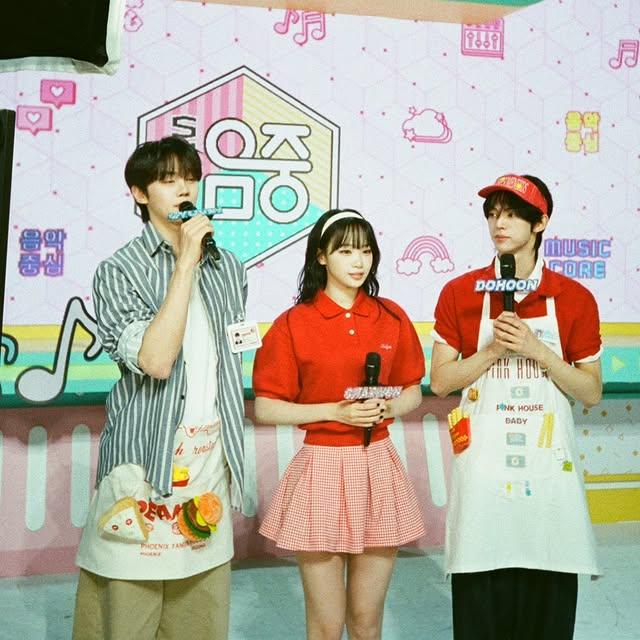 CHAEWON CENTRAL 🎉 tweet media