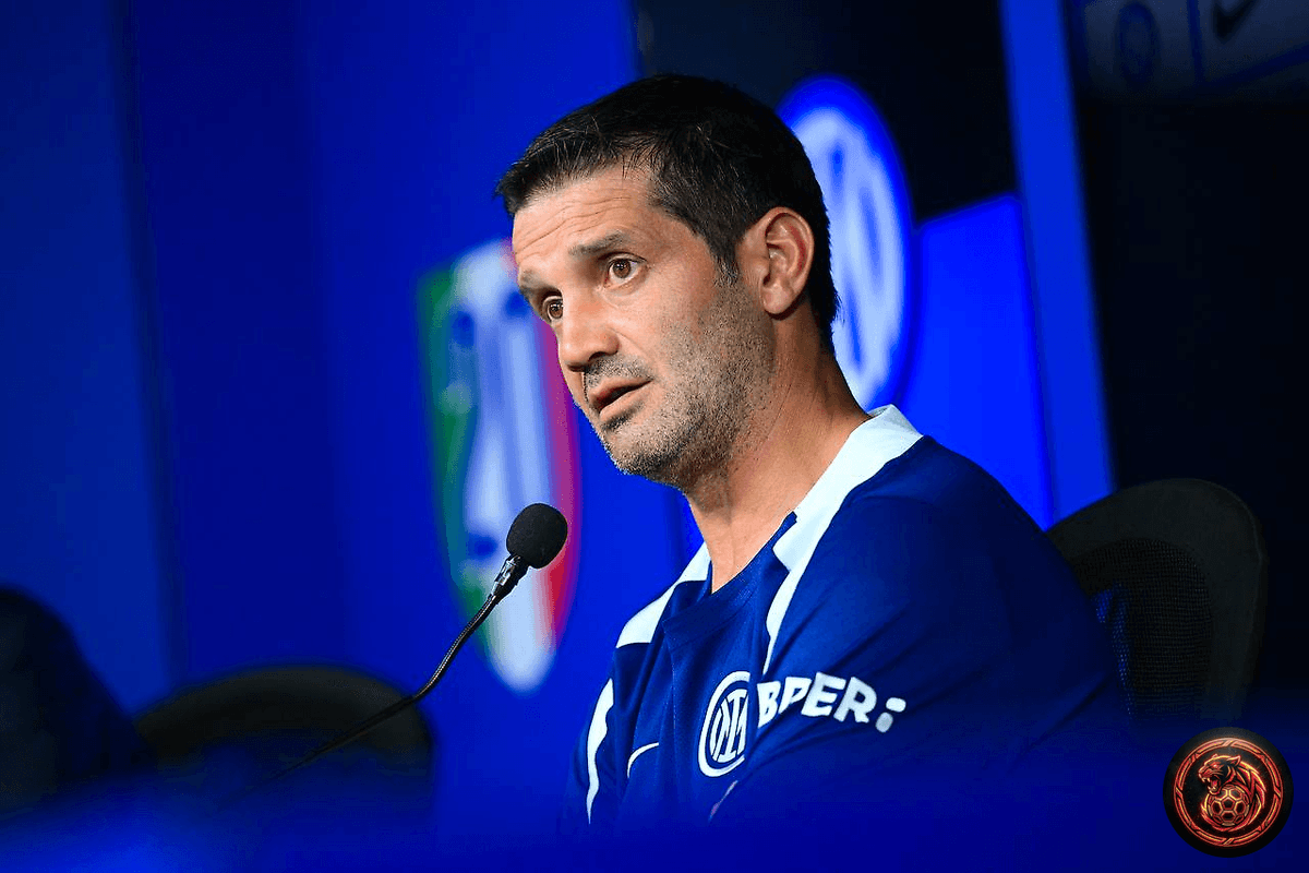 FootballGoalFC's tweet image. 🚨 𝗟𝗜𝗩𝗘  

Cristian Chivu's press conference ahead of #TorinoInter is happening now! 🔵⚫🎙️

What's your key takeaway from the presser?  

#SerieA #Inter #ForzaInter