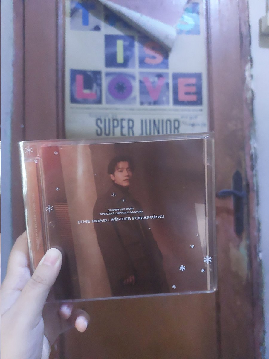 AndYooFly's tweet image. Jual 
Album Super Junior Calling donghae ver 50K (noPC)
Album Devil 30k (full set)
DM yang berminat

#Devil #SuperJunior #Calling #Donghae #Yesung