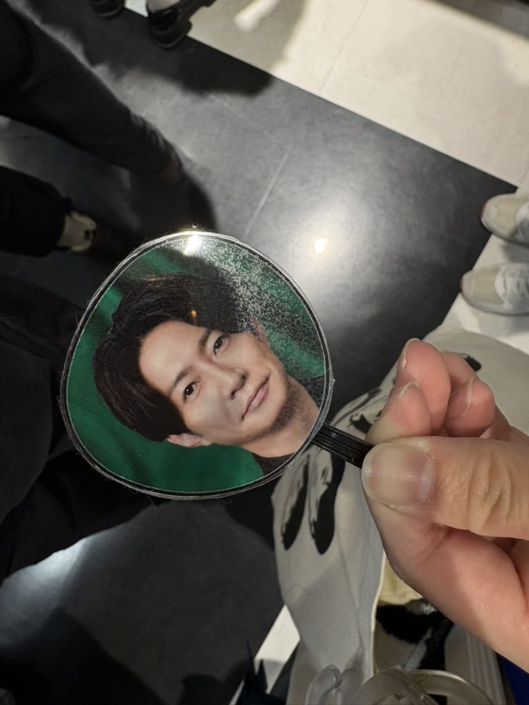 相葉くんの手作りミニうちわ落ちてました！預かってます！拡散希望です！
福岡公演二日目
#嵐　#wearearashi #相葉くん