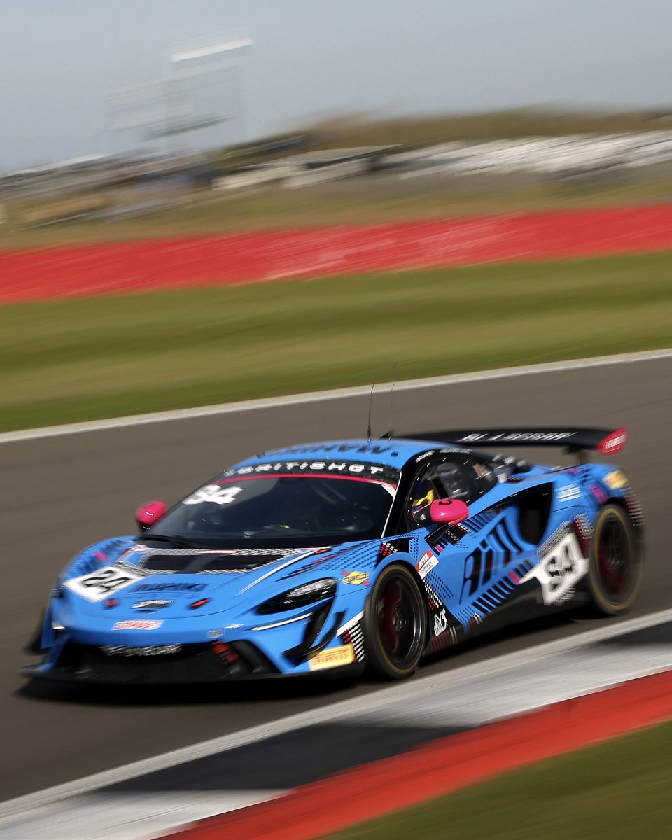 Angliss84's tweet photo. That’s more like it! A massive step forward from yesterday after a mega effort from the team overnight.

The Artura is in a good window for qualifying, so we’re looking forward to it.

⏰ 16:13
📺 https://t.co/k3bCY6V7kH 

#Angliss84 | #BritishGT https://t.co/xzdzUwBezh