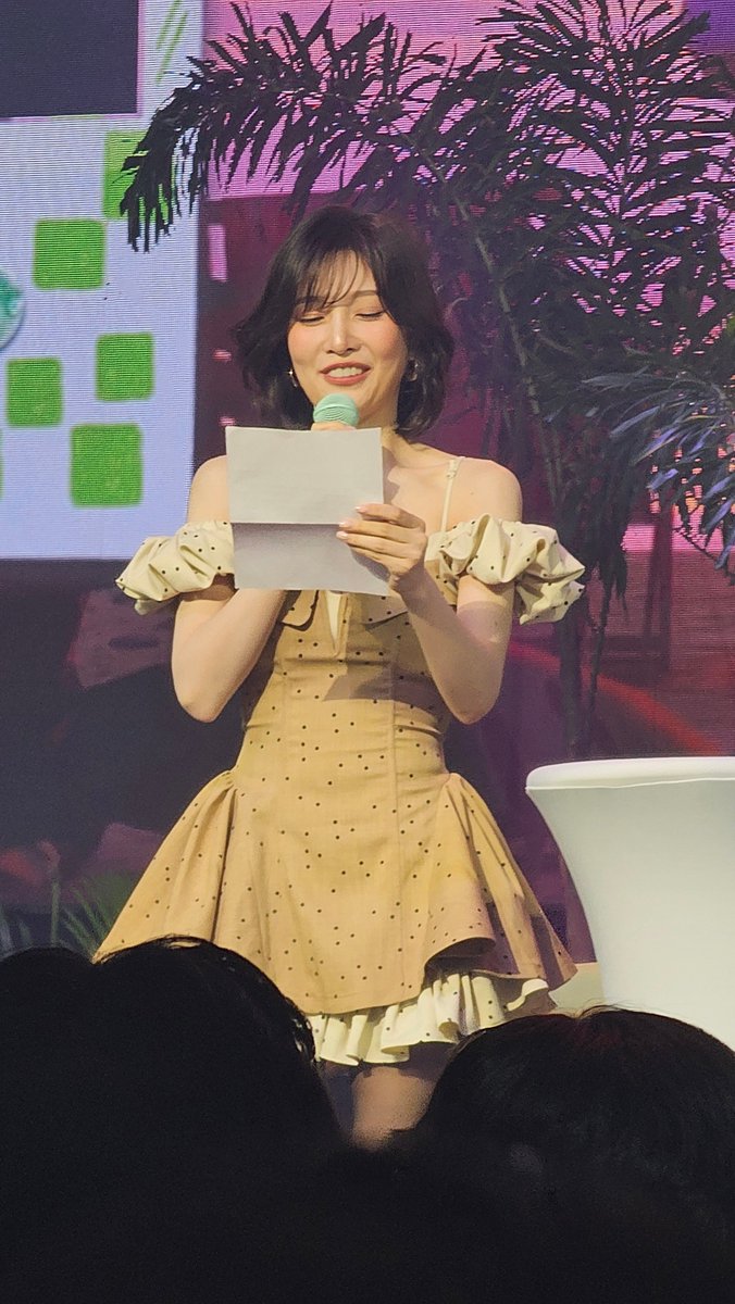 MyKpopHuntress's tweet image. awak pulak lawoooooo kannn 😍😍😍😍😍
#JOY #RedVelvet #JOYinKL #JOYinMY
#2026JOY_SPLASH_TOUR