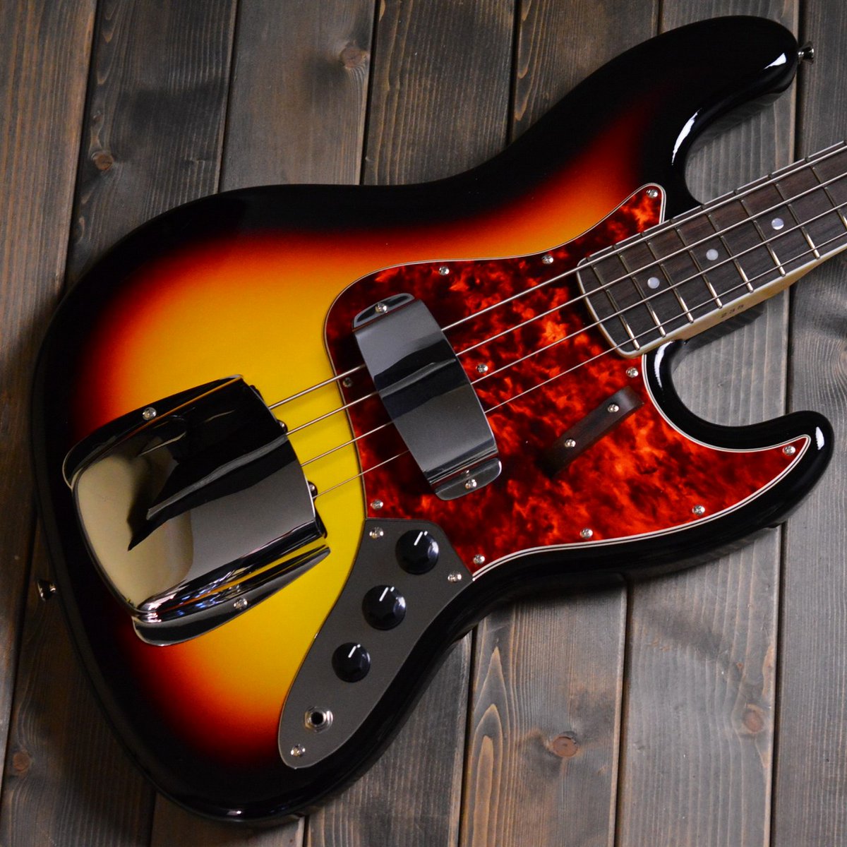 shima_umeda's tweet image. Thank you Sold !!

Wood Custom Guitars
Vibe-4 NV '66 3 Tone Sunburst Round Jacaranda Fingerboard

貴重なハカランダ指板を使用した豪華な一本！
末永くご愛用くださいませ！！

#梅田