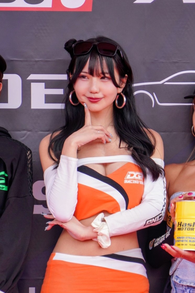 hamahumi_3's tweet image. 荏埼ろあ @Roa_Ezaki さん！寒かったFDJ土曜日お疲れさまでした！
皆さん、DGRオリジナルろあちステッカーは購入した方がいいですからねー！防水加工済み。愛車にも貼れちゃいますやん！！
#FDJ #DGR #富士スピードウェイ
#ろあちすと
#毎週ろあち
風邪引かないようにねー☕