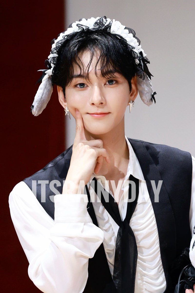 비 오는 날🌧️ tweet media