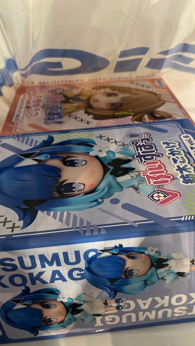 えにらむ tweet media