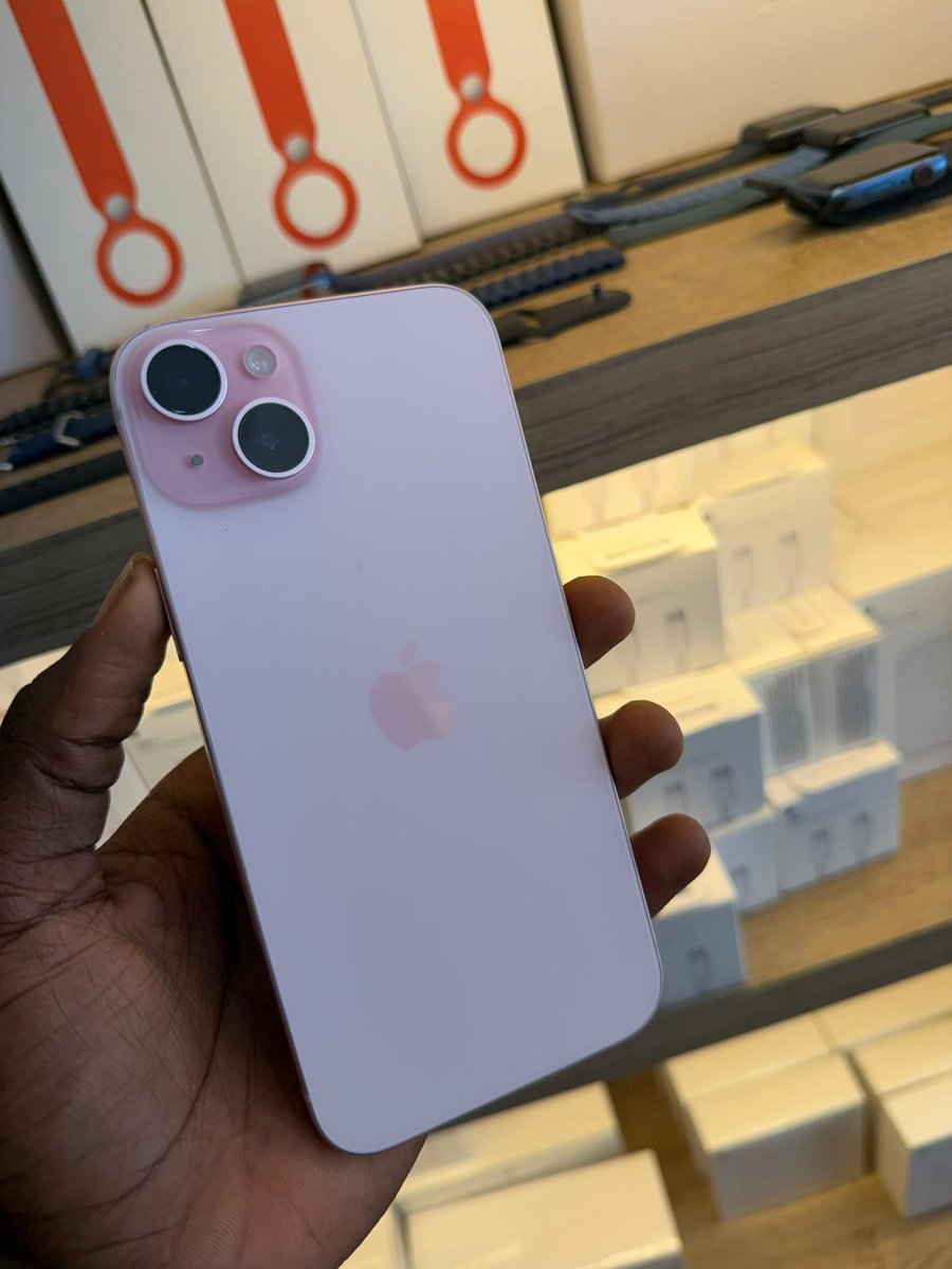 Legit USA 🇺🇸 

Super Clean till forever!!

iPhone 15 Plus  
128gb storage 
270,000xaf 🎉

Delivery nationwide 🚚
Bring deals lets smile 😊