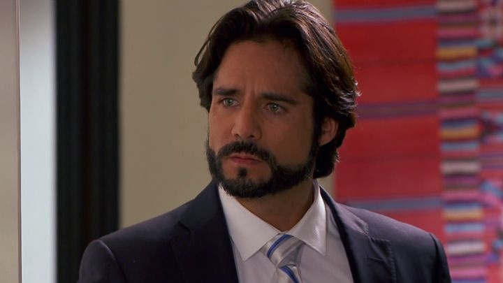 MexicoUm's tweet photo. É requisito o protagonista tóxico se chamar Alejandro? 

#LaPatrona • #APatroa
#OQueAVidaMeRoubou 
#SimplementeMaria https://t.co/V2BYKWTh70