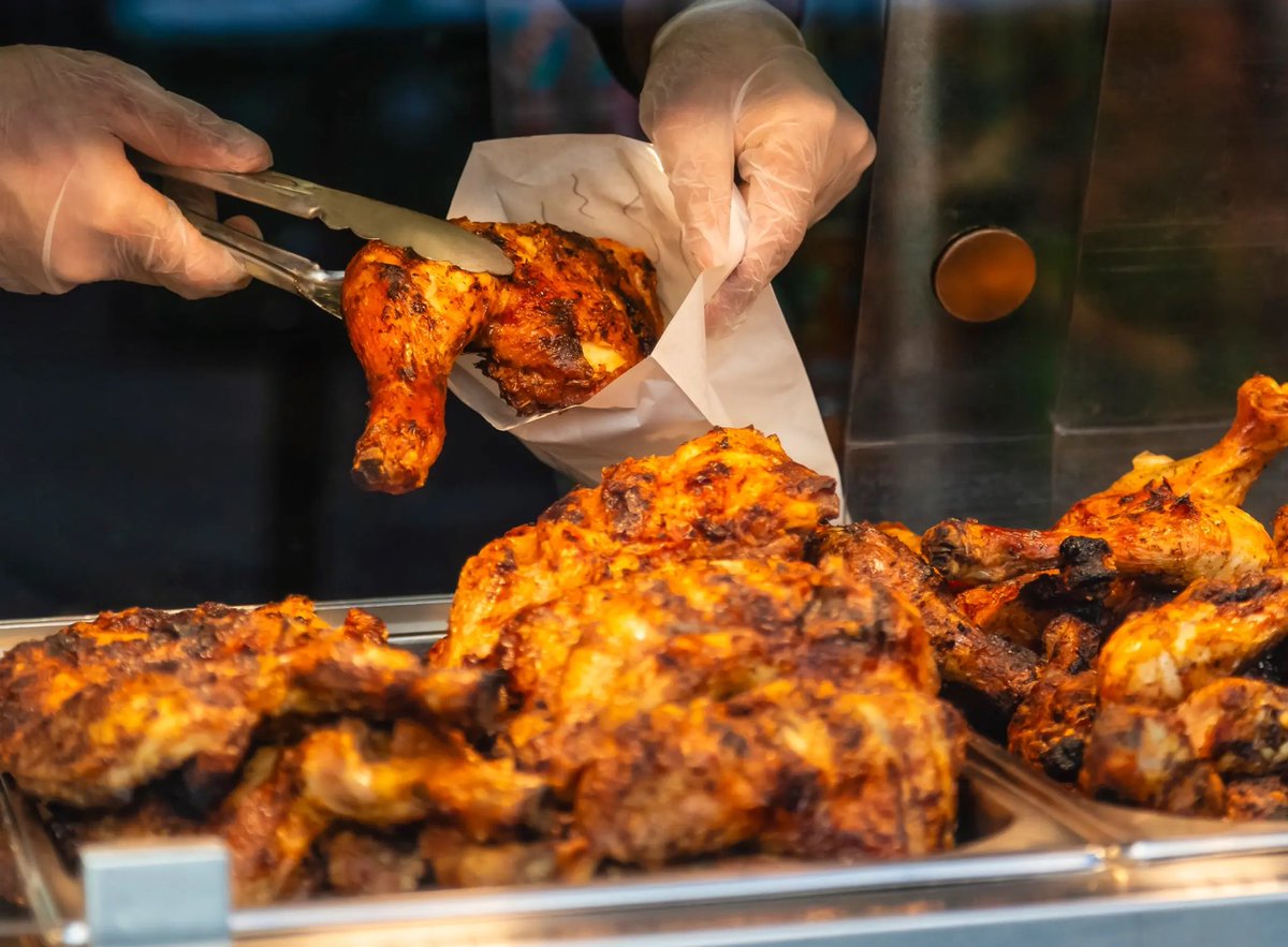 Bougiddy's tweet photo. @IamtheXguy @BlackOMAR13 ça ressemble à du poulet frit fdp ? https://t.co/wkof7l3hgD