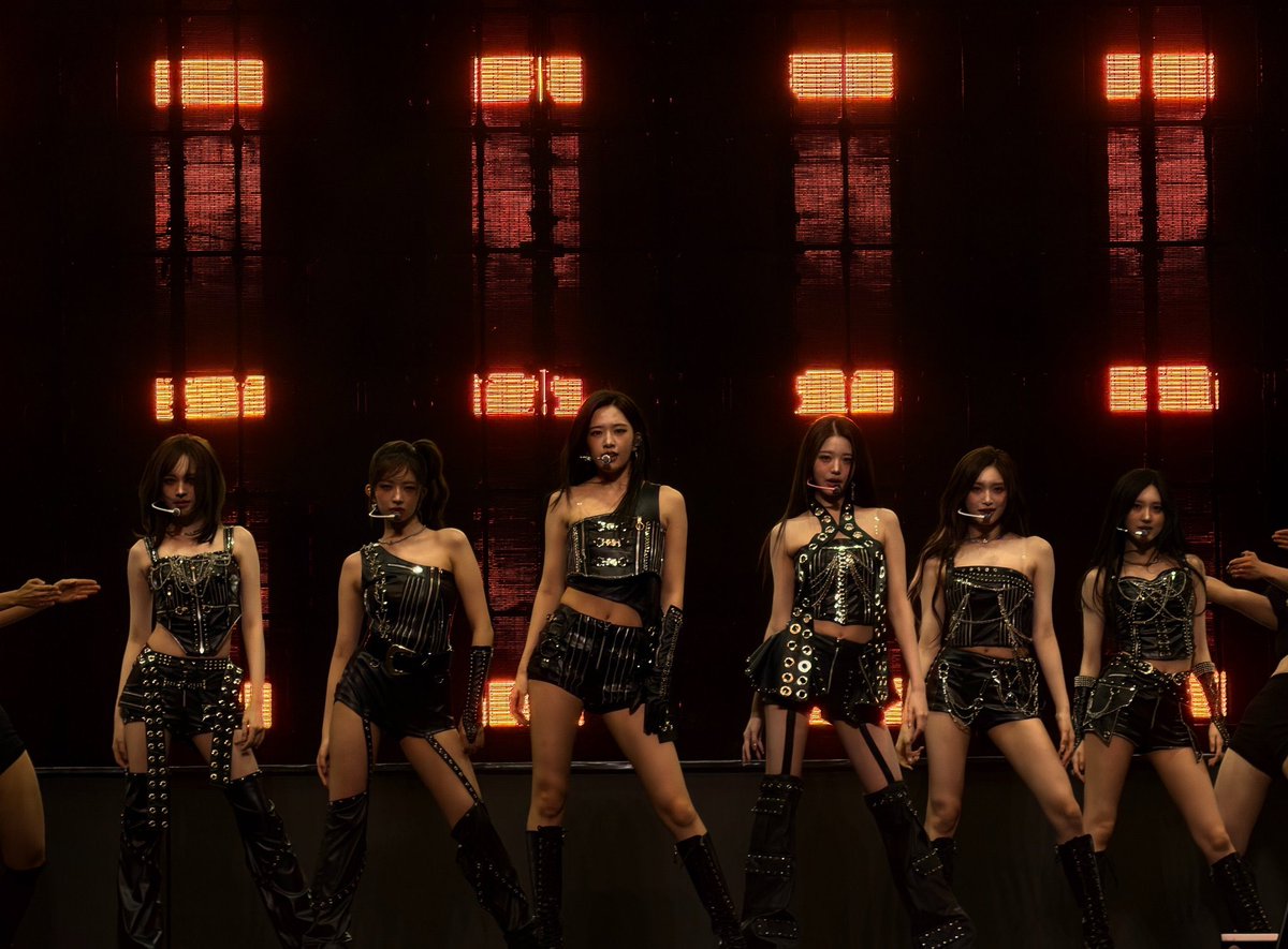 iveuniverse's tweet image. [INFO] 260425 — Setlist from the 'SHOW WHAT I AM' tour in Manila.

1. GOTCHA
2. XOXZ
3. Baddie
4. Ice Queen
5. BLACKHOLE
6. TKO
7. Holy Moly
8. My Satisfaction
9. Eight (#JANGWONYOUNG's solo)
10. In Your Heart (#REI's solo)
11. UNREAL (#LIZ's solo)
12. ODD (#GAEUL's solo)
13.