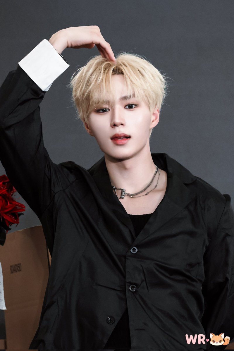 ranwang387163's tweet photo. 260425～北京签售
不安分的小舌头！！！
#김준서 #준서 #JUNSEO 
#ALPHADRIVEONE #알파드라이브원 #ALD1 https://t.co/twC5r60K3s