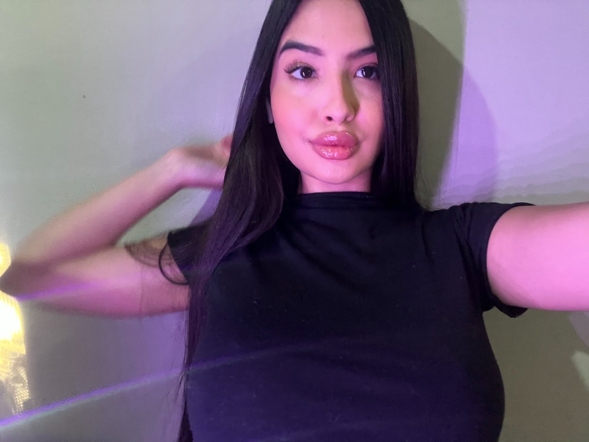 𝒞𝒽𝒾𝒶𝓇𝒶 ❤︎ tweet media