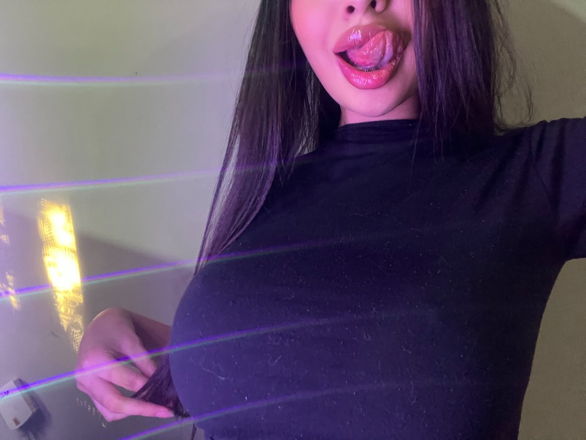 𝒞𝒽𝒾𝒶𝓇𝒶 ❤︎ tweet media