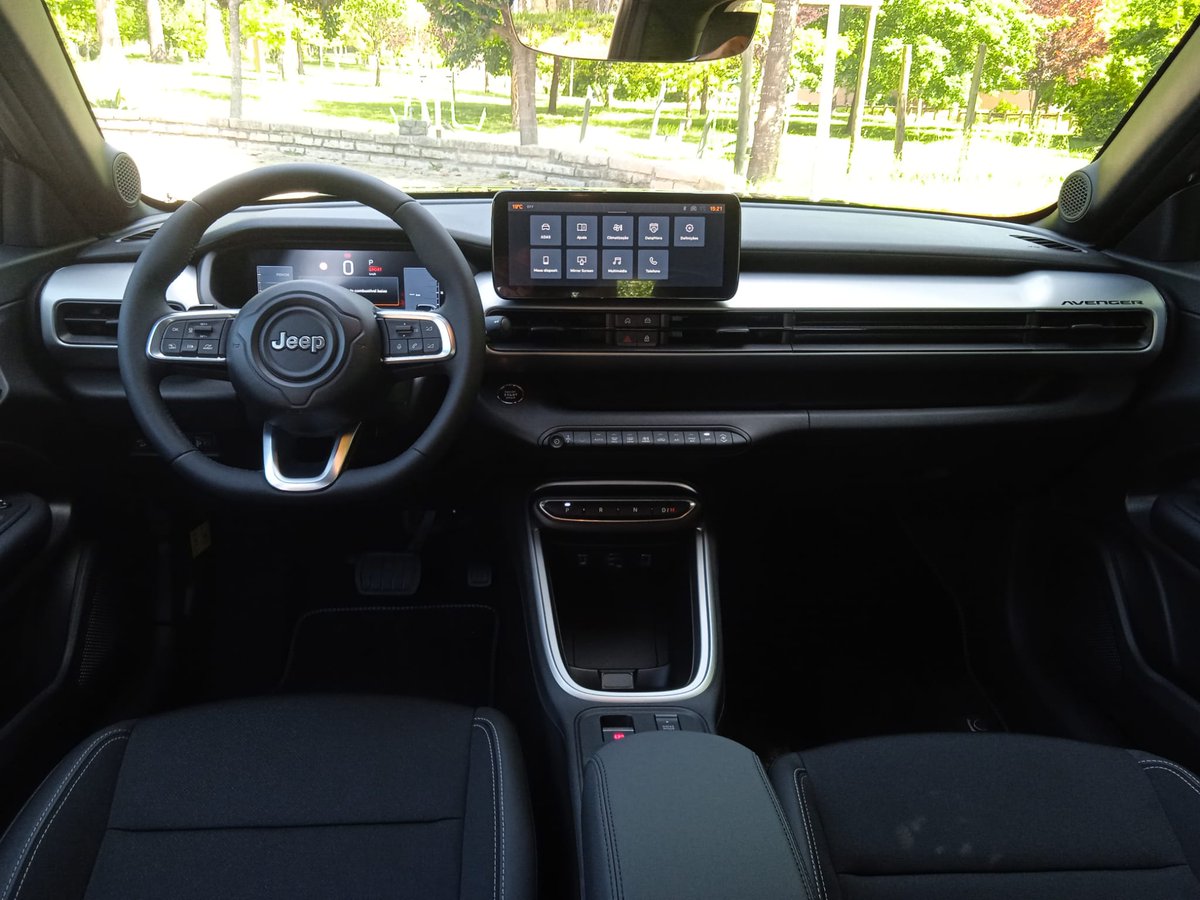 EcomobileRaC's tweet photo. 🌹🕊️ Não há marca mais icónica que a JEEP para simbolizar a liberdade. 💚💛❤️🌞

🚘Novo JEEP AVENGER disponível para aluguer na Ecomobile. 🇵🇹🍀🫶

Link para reserva na caixa de comentários. 🔐

#Ecomobile #ecomobilenaestradaconsigo #rentacar #jeep #Avenger #JeepAvenger #carhire https://t.co/Zg5TX7My9Q