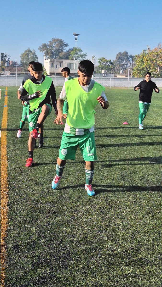 casdcamioneros's tweet image. ⚽#Fútbol #Juveniles #AFA |4ta 

🗓️ Fecha 2| 

⏱️ 10 hs 

📍Predio Camioneros 

✍️:La cuarta división comenzó la entrada en calor pensando en Villa San Carlos.

🟩⬜🟩#Camioneros 
🟦⬜️🟦#VillaSanCarlos 

🔗 clubcamioneros.com.ar 

🎤🎬📲 Prensa de Camioneros