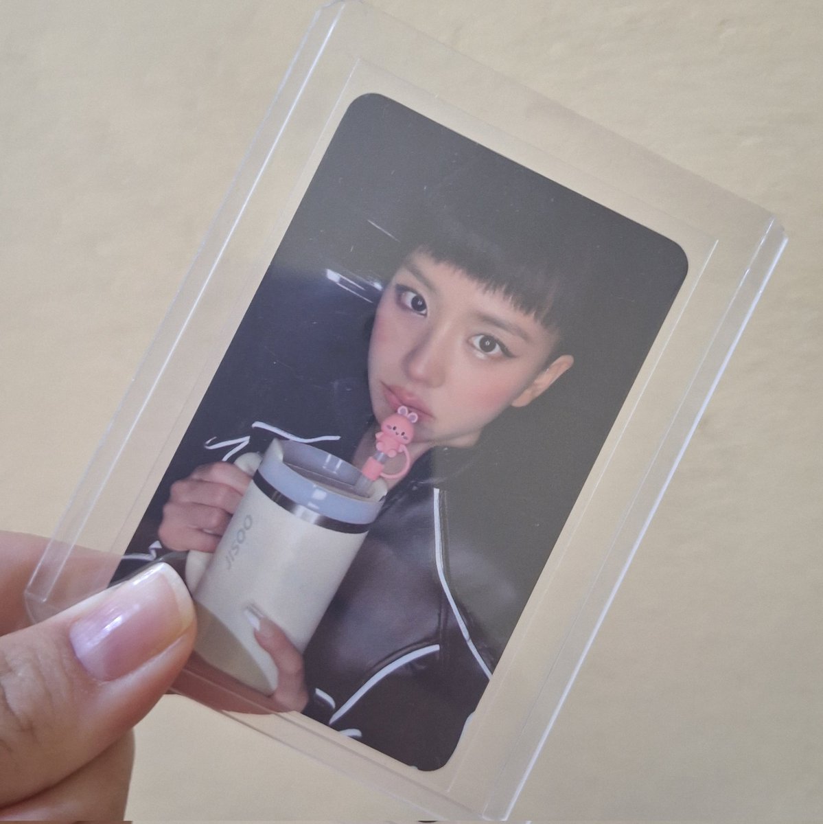 Feedback positivo para a diva da Lu 🫶🏻 <a href="/luvrjnkim/">lu</a> 
Obrigada por ter me vendido esse card da minha linda Jisoo. Super atenciosa, um doce de pessoa e uma querida por mim 🩷