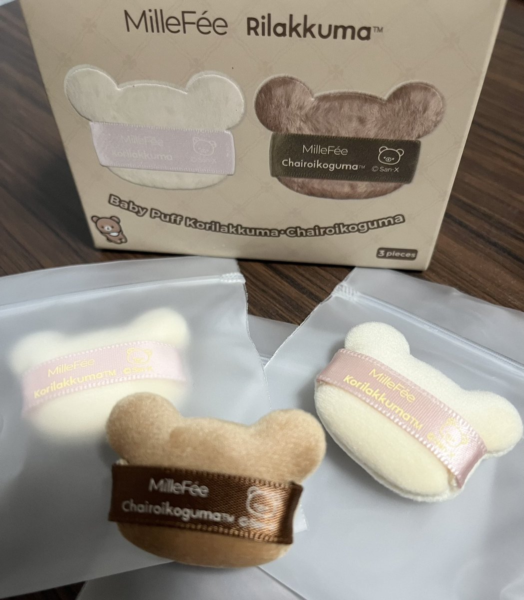 MillFeeのリラックマコラボのちびパフ🧸
思っていた以上に小さくて本当に可愛い💕ふわふわで肉厚で、袋に１つずつ入っていて良かった！
可愛さで買ったので何に使うか分かってなかったけど、公式情報だとハイライトとかシェーディングなのか🤔
使ってる方いたら何に使ってるか教えてください🙇‍♀️