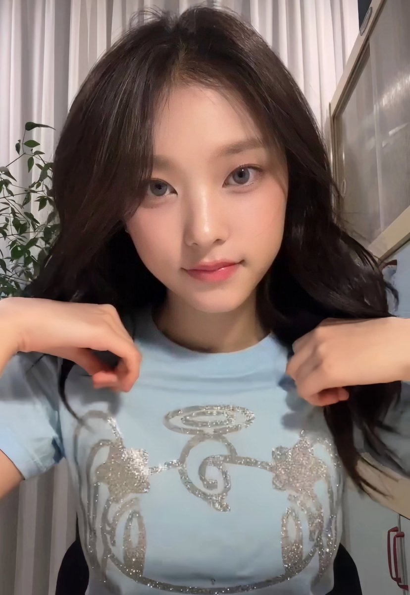 kang20220722's tweet photo. my bf                                     my gf https://t.co/iVJw2KQb7k