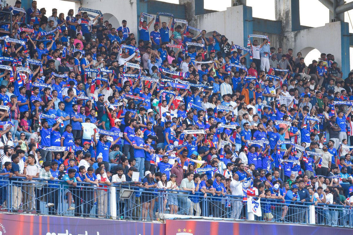 bengalurufc's tweet image. A sea of Bengaluru Blue. 💙

#WeAreBFC #ISL12 #BFCMCFC #Jotheyali