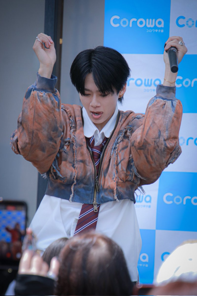 みおち tweet media