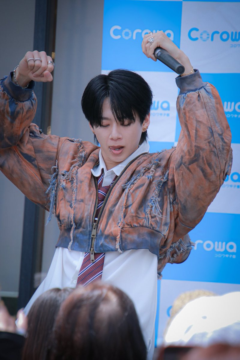 みおち tweet media