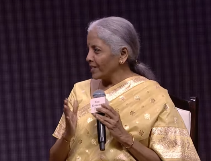 EconomicTimes's tweet image. Fireside chat with Nirmala Sitharaman, Minister of Finance and Corporate Affairs
Watch #ETAwards #LIVE here: youtube.com/live/FRXSFkEww… 🔴🎥🏆✨@DeloitteIndia @nsitharaman @nsitharamanoffc