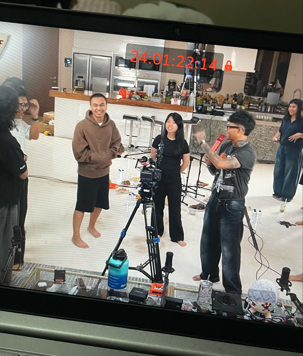 TXT DARI JAKARTA tweet media