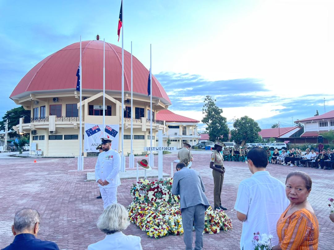 Ambassador Shri M. S. Patiyal attended the ANZAC Day Dawn Service on 25 April 2026, jointly hosted by the Embassies of Australia and New Zealand, to honour the fallen at Gallipoli and pay tribute to their sacrifice, reaffirming commitment to peace and remembrance. <a href="/MEAIndia/">Randhir Jaiswal</a>