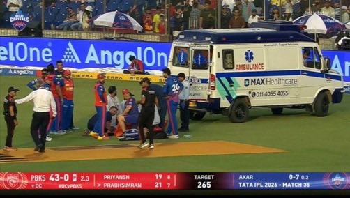 Indian_Analyzer's tweet image. 🚨 SCARY MOMENT IN #IPL 🚨

Lungi Ngidi lands badly while attempting a catch. Match was halted immediately.

Stretcher and ambulance rushed in as players looked visibly shaken.

Hoping it’s nothing serious. Prayers for Ngidi. 🙏