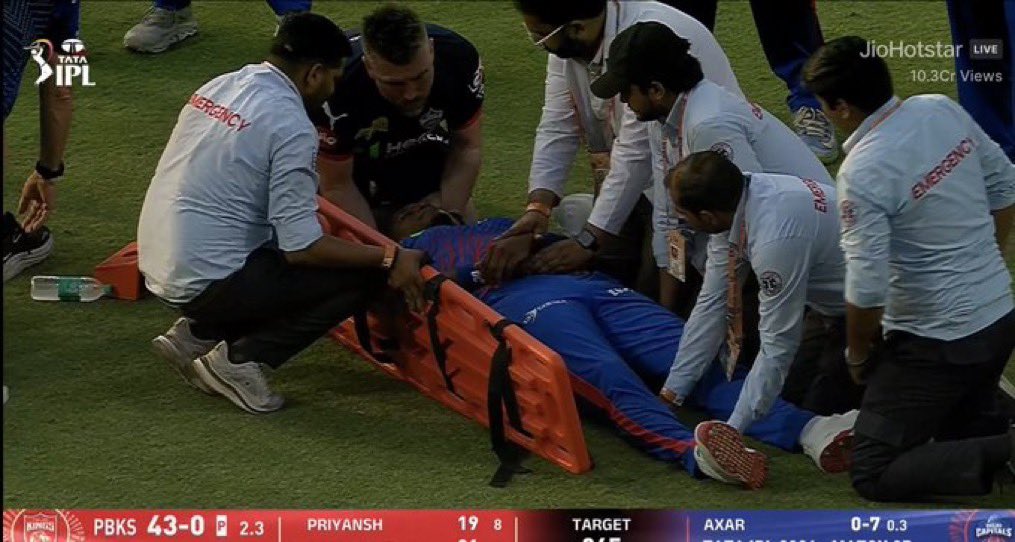 Indian_Analyzer's tweet image. 🚨 SCARY MOMENT IN #IPL 🚨

Lungi Ngidi lands badly while attempting a catch. Match was halted immediately.

Stretcher and ambulance rushed in as players looked visibly shaken.

Hoping it’s nothing serious. Prayers for Ngidi. 🙏