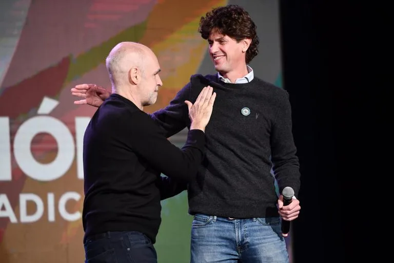 LarreKa es parte del pasado
LarreKa es parte del fracaso
LarreKa es parte del kirchnerismo corrupto
LarreKa es parte del pobrismo esclavizante
LarreKa será el candidato en la Ciudad de Buenos Aires del frente anti Macri-Milei
Pelado traidor, nunca vas a ser Presidente ni volver a