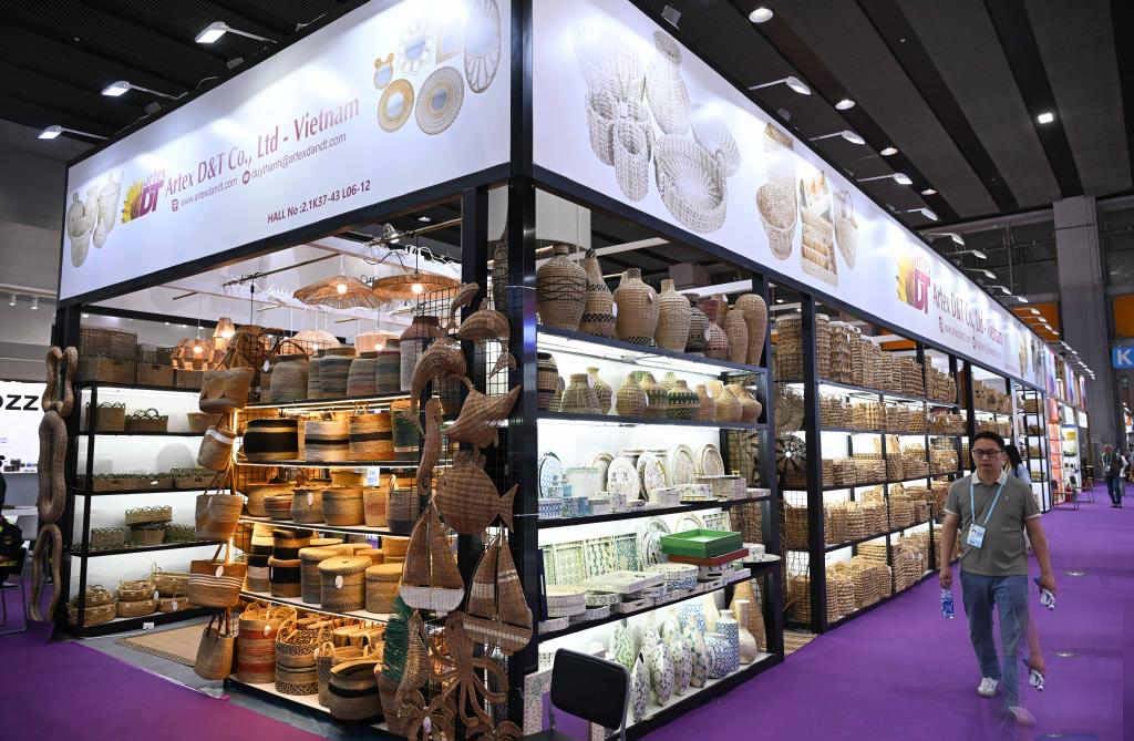 thandojo's tweet image. Second phase of 139th #Canton #Fair kicks off, #China